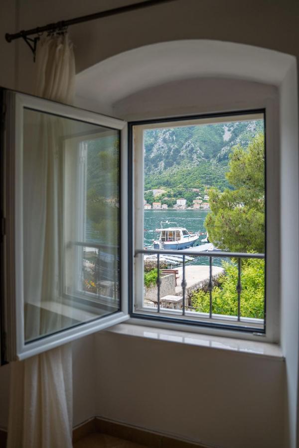 Appartement Dobrota Blue à Kotor Extérieur photo