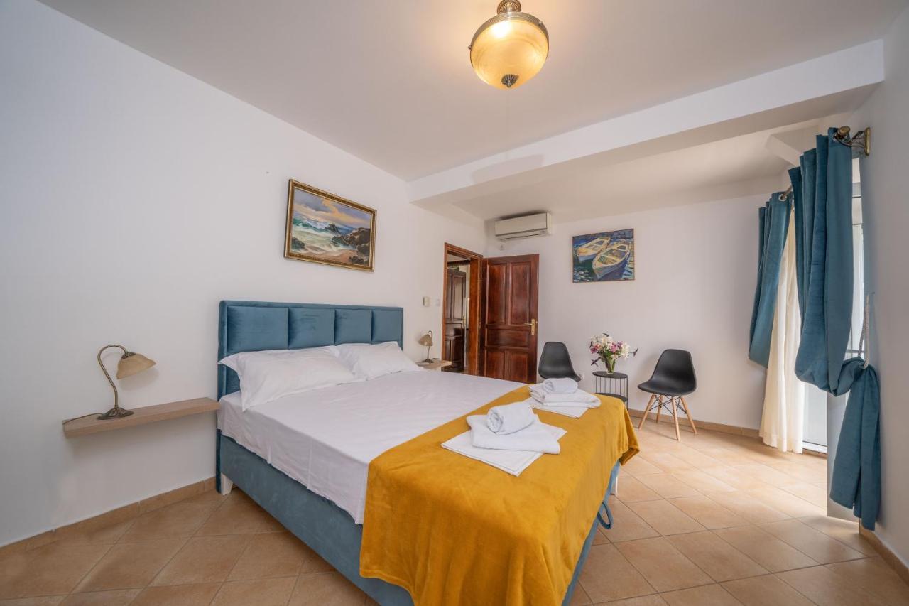 Appartement Dobrota Blue à Kotor Extérieur photo