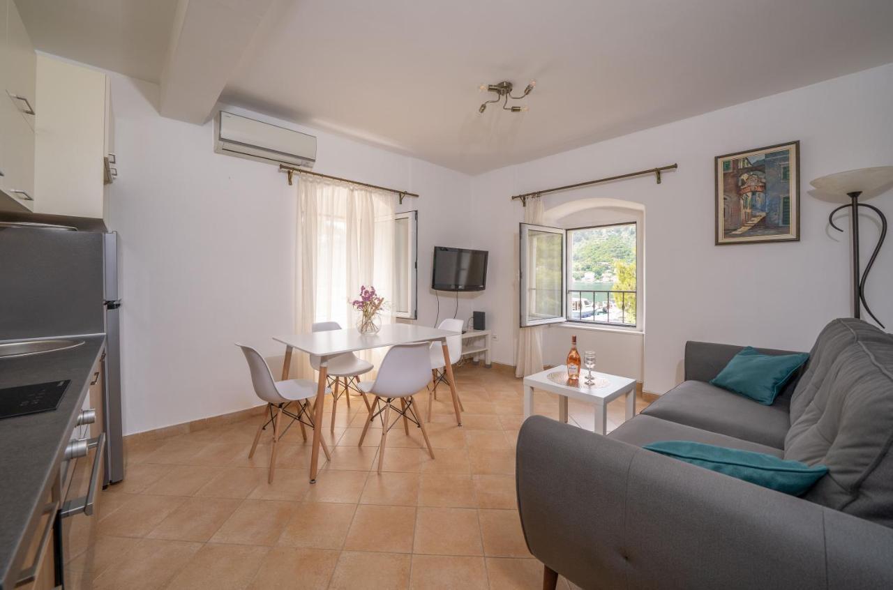 Appartement Dobrota Blue à Kotor Extérieur photo