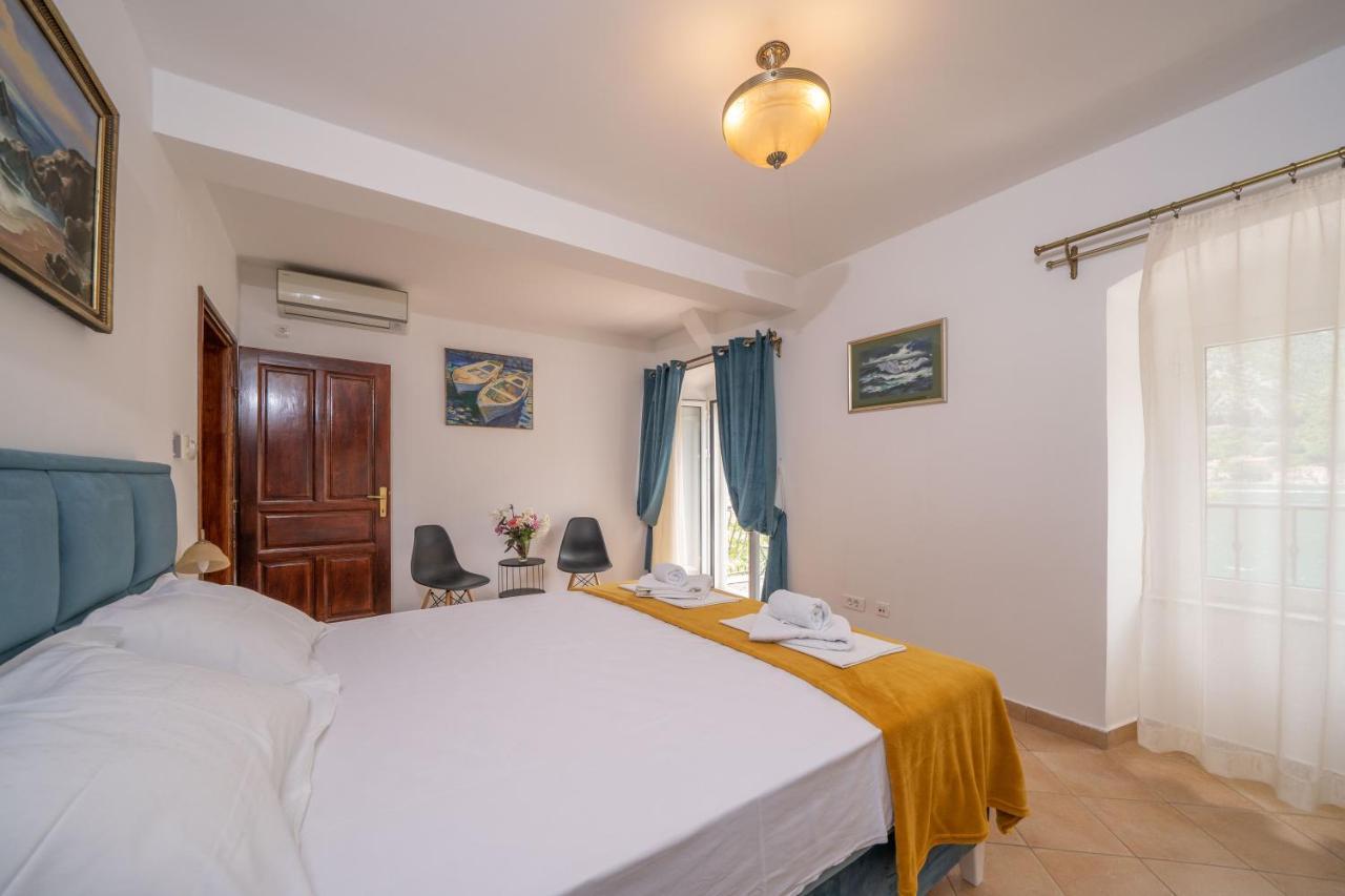 Appartement Dobrota Blue à Kotor Extérieur photo